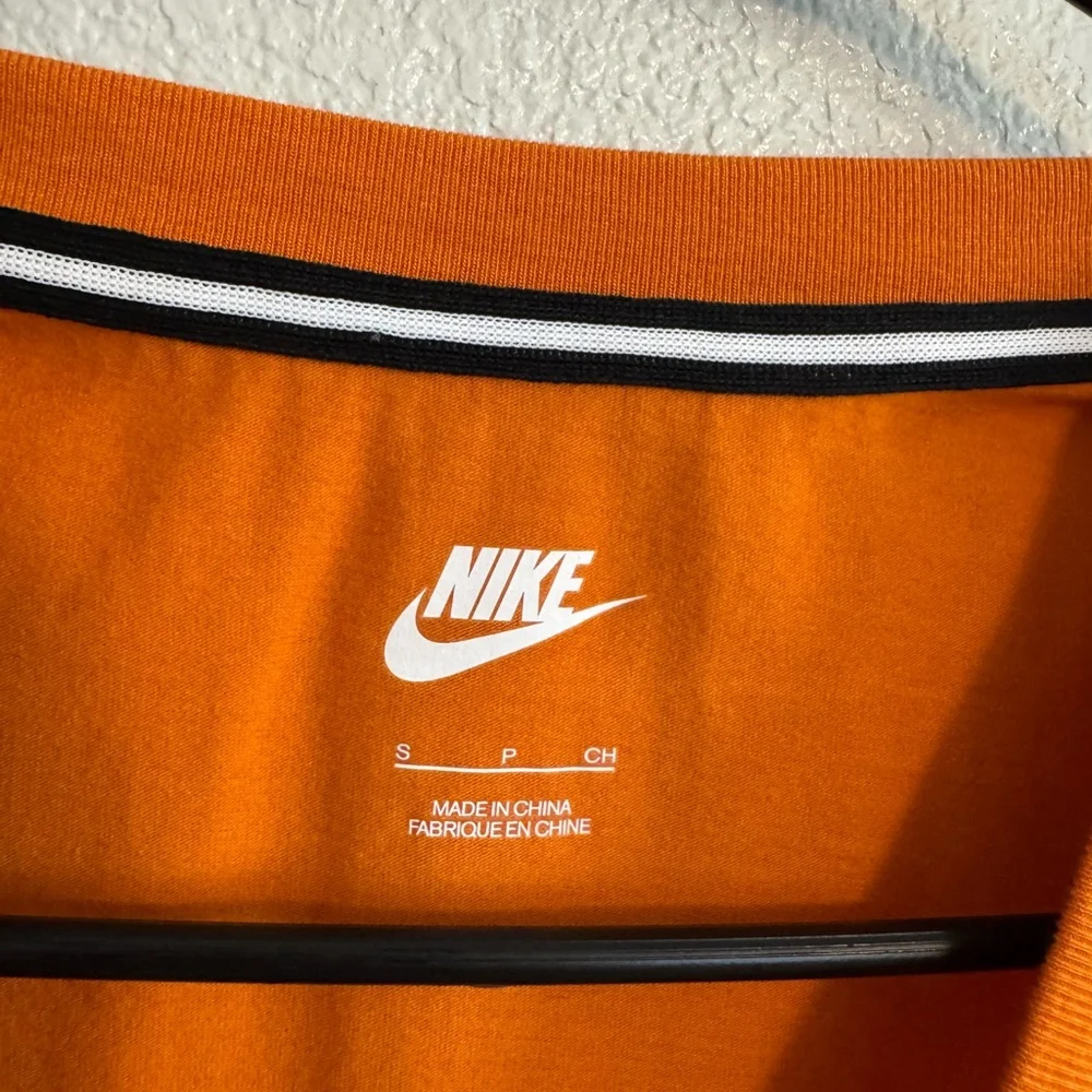 Nike W’s Orange Logo Tee